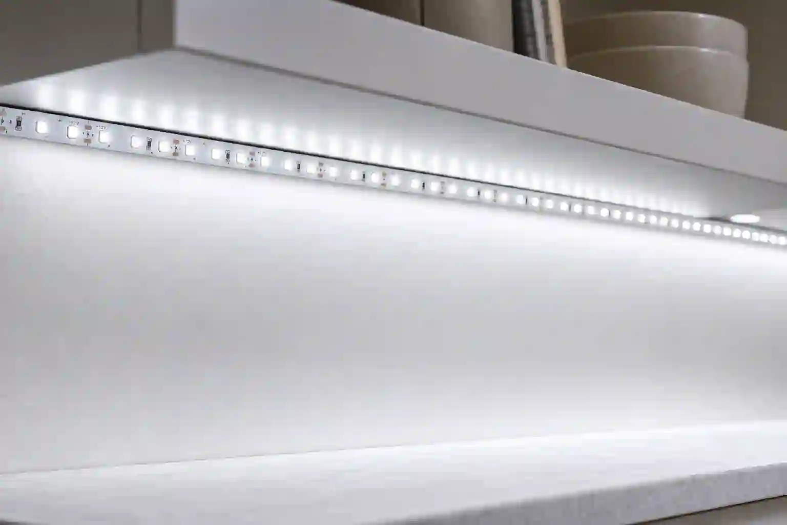 Interiérové osvětlení s LED páskem 12V 13,5W/m IP20